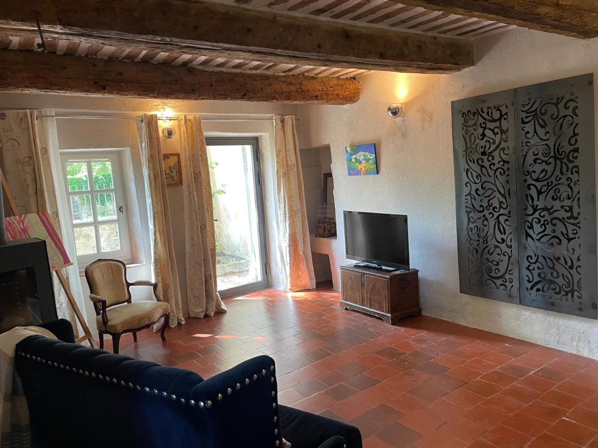 Bed and Breakfast Ermitage Notre Dame De Vacquieres Noves Exterior foto