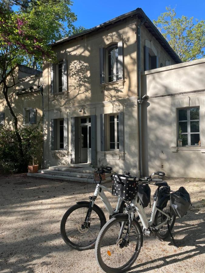 Bed and Breakfast Ermitage Notre Dame De Vacquieres Noves Exterior foto