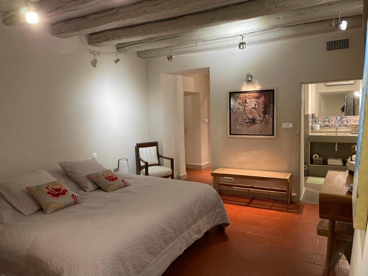 Bed and Breakfast Ermitage Notre Dame De Vacquieres Noves Exterior foto