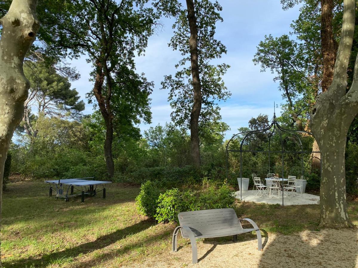 Bed and Breakfast Ermitage Notre Dame De Vacquieres Noves Exterior foto